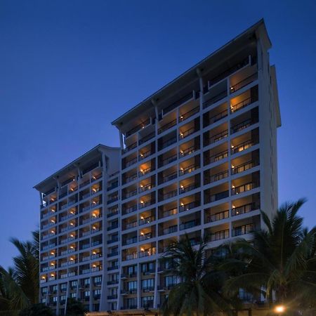 Ramada Plaza By Wyndham Sanya Bay Hotel Exterior photo