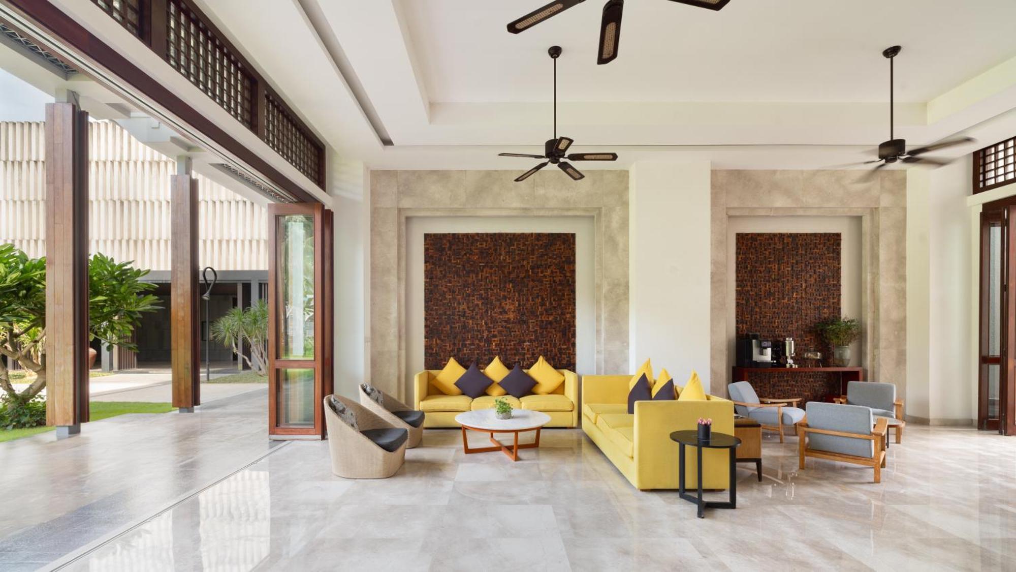 Ramada Plaza By Wyndham Sanya Bay Hotel Exterior photo